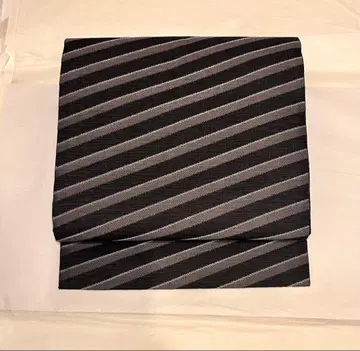 나고야 오비 블랙과 그레이의 사선 스트라이프