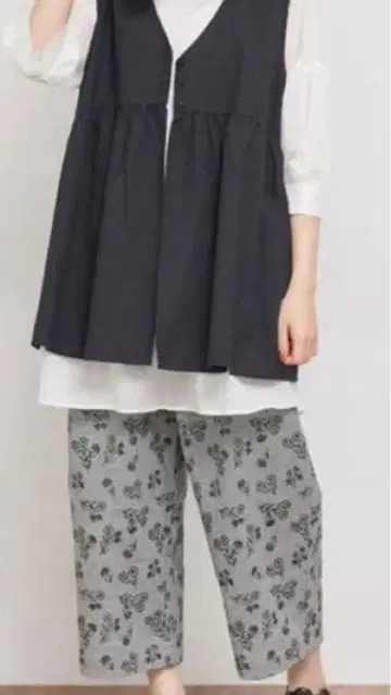 사만사 모스모스 총 자수 스트레이트 팬츠 미사용 새상품