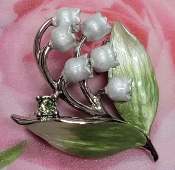 반돔 부티크 브로치 스즈란