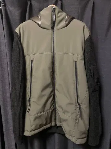 C.P. COMPANY 고글 다운 자켓 니트 절개