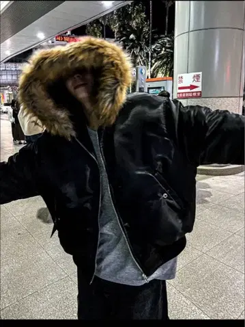 퍼 달린 cosyharu 블랙 MA-1 자켓