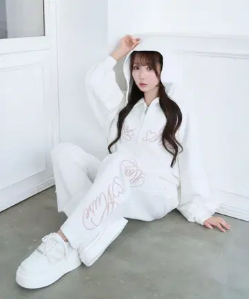로제 뮤즈 Logo 3d embroidery hoodie 셋업