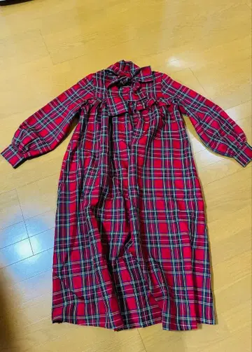 쿠틸과 레트로 원피스 체크 리본