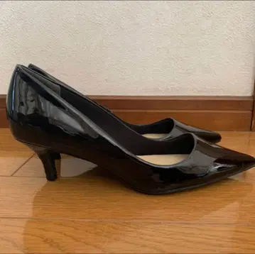 RANDA 블랙 스틸레토 펌프스