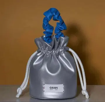 GRAIN/그레인 개더 핸들 복조리 라운드 백 실버