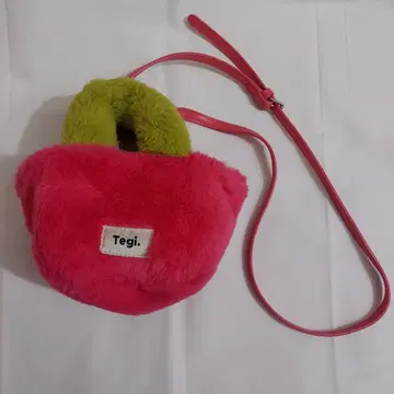 테기. 인조 모피 바이컬러 숄더백 2way 한국 핑크색