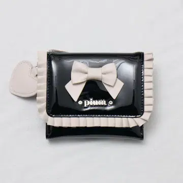 pium 프론트 리본 에나멜 프릴 지갑 블랙