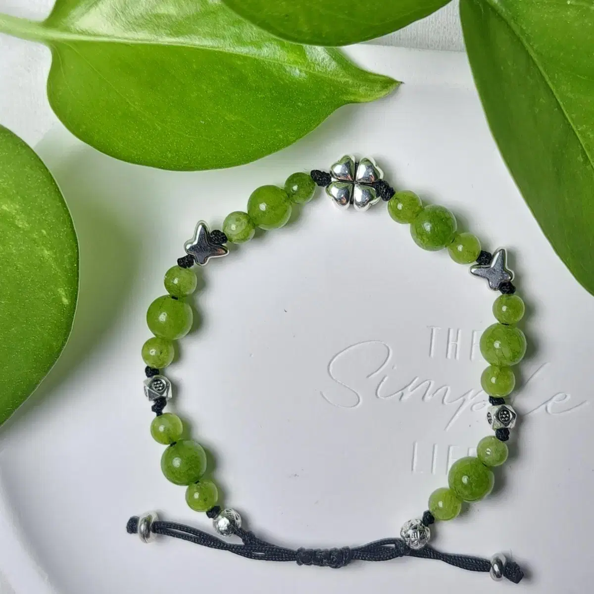 Red Turquoise Knotted Bracelet December Birthstone  #터키석,#레드터키석,#12월탄생석,#행운팔찌,#생일선물 on Bunjang Global Site., image size:1200x1200