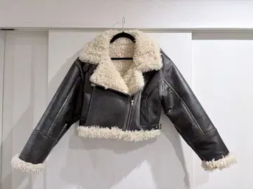 [ MURUA 무루아 ] 빈티지 라이크 숏 페이크 무스탕