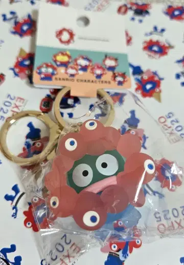 미야쿠미야쿠 산리오 클리어 컬러 키링 [ 한교동 ]