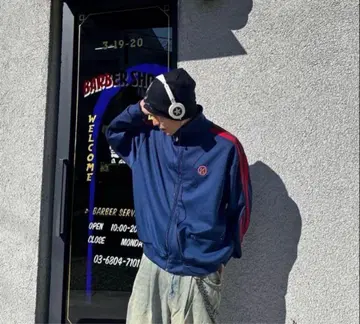 한정판 색상 9090 네이비 트랙 자켓 L 사이즈 완판템