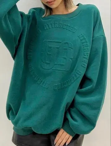 GYGY 로고 BIG 엠보싱 풀오버