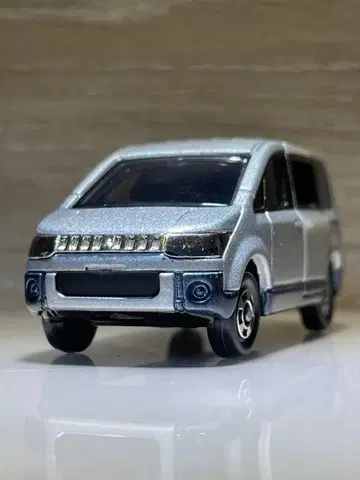 [ 단종 절판 토미카 ] 미쓰비시 델리카 D:5 [ 새상품급 ]