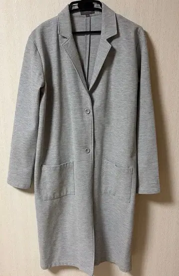 그레이 체스터 코트 맨투맨 소재