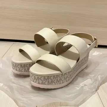 통굽 샌들 마이클코어스 화이트