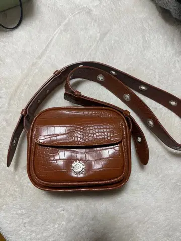 EVRIS 브라운 카멜 숄더백