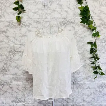 [ f2 ] [ 하이픈월드 갤러리 피스 ] 오프숄더 화이트 [ F ]