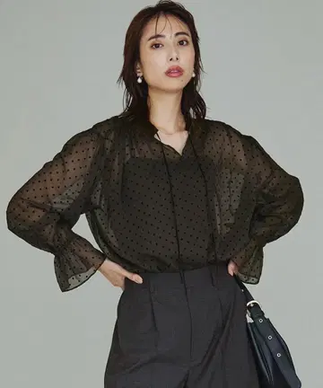 23구 크레이프 도트 플로키 블라우스