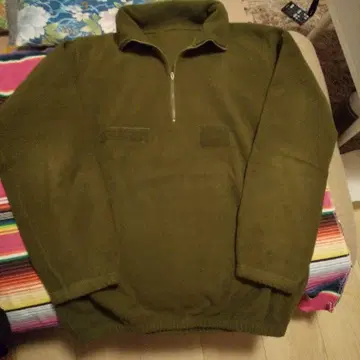 올리브 그린 플리스 하프 지퍼 밀리터리 군용품