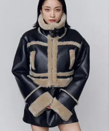 EMODA 숏 페이크 무스탕 블루종