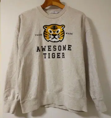 AWESOME TIGER 맨투맨