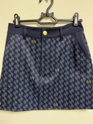 레저렉션 네이비 스커트