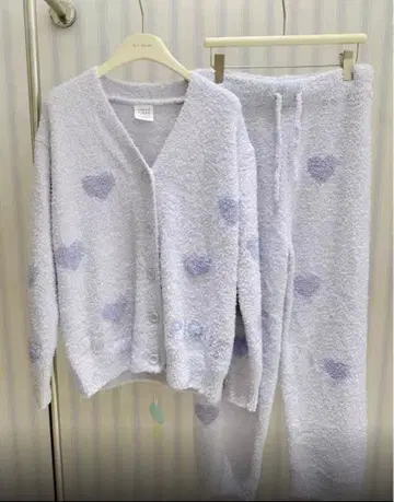 보라색 하트 무늬 룸웨어 세트