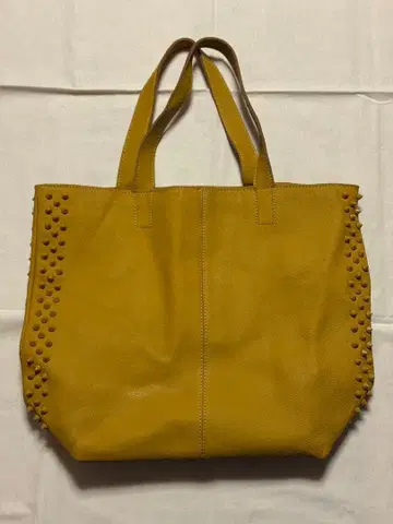 스터드 장식 머스타드 토트백