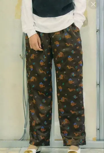 PONTI 프린트 자수 팬츠 와이드 팬츠 블랙 사이즈 1