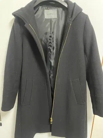 Spick & Span 후드 부착 블랙 롱 코트