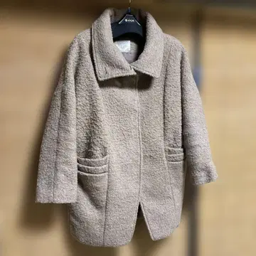 Bou Jeloud 베이지 체스터 코트