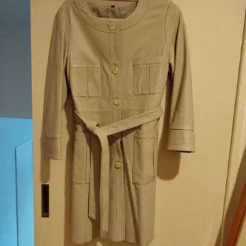 램 가죽 라이트 그레이 롱 코트 버튼 포함