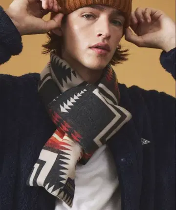 펜들턴 x 타이온 리버서블 다운 머플러 블랙