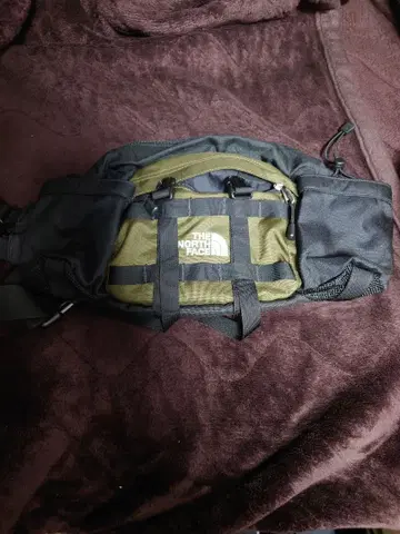 THE NORTH FACE 바디백 블랙/올리브
