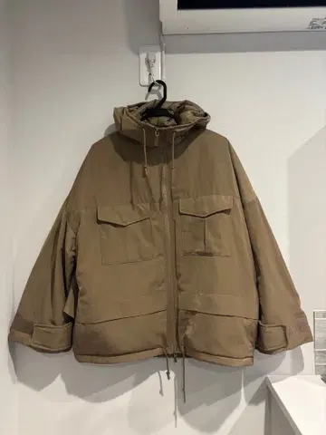 새상품급 UNIQLO 하이브리드 다운 오버 파카 베이지