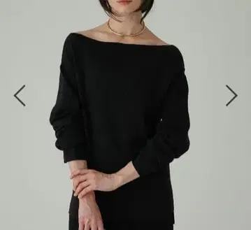 BABYLON 오프숄더 하이 게이지 풀오버 블랙