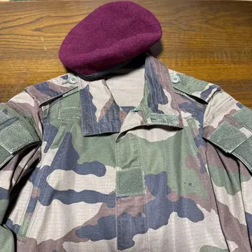 영국군 카모플라쥬 밀리터리 자켓 버건디 베레모 세트