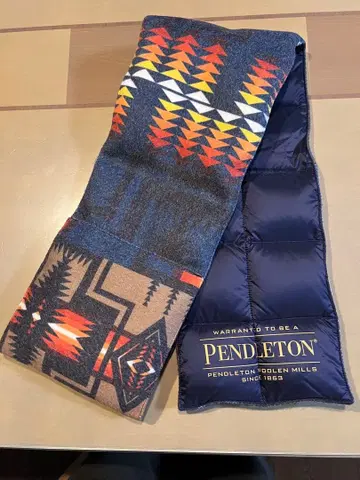 펜들턴 x 타이온 리버서블 다운 머플러 네이비