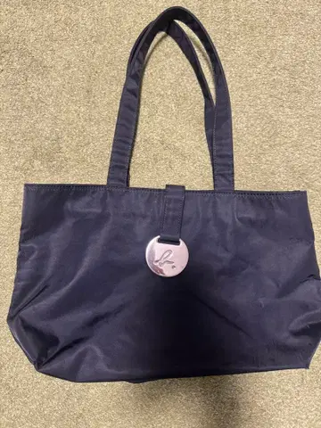 아네스베 Agnes b.