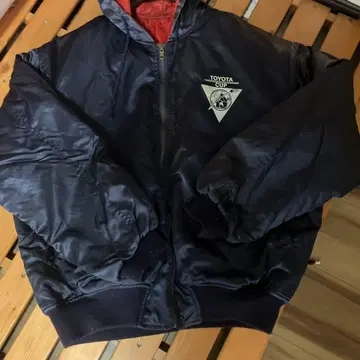 TOYOTA CUP 후드 부착 점퍼 네이비