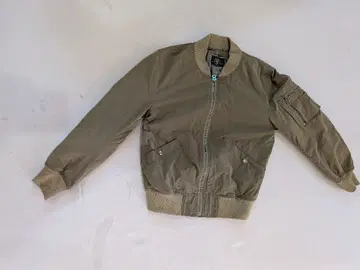 AMERICAN RAG CIE ARC 카키 MA-1 자켓 여성용