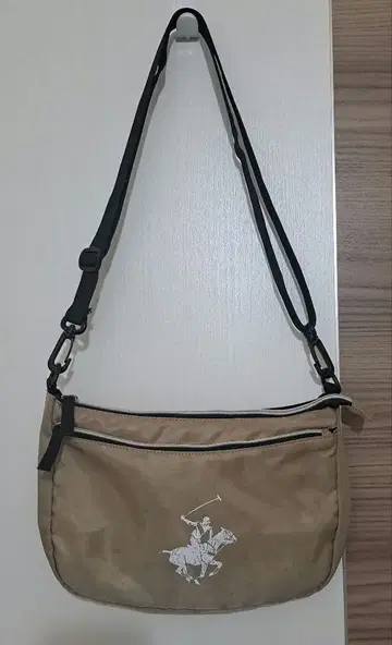 비벌리힐스 폴로 클럽 베이지 숄더백