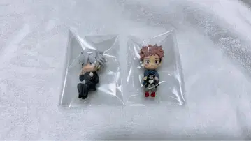 주술회전 앉아있는 EXTRA 고죠 사토루 이타도리 유우지