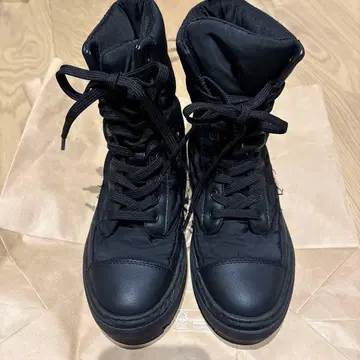 ZABA 블랙 하이컷 부츠