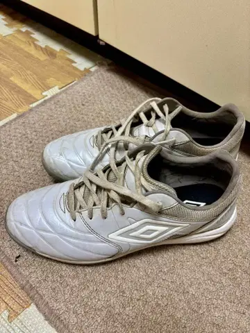 Umbro 화이트 인조 잔디용 신발 27cm
