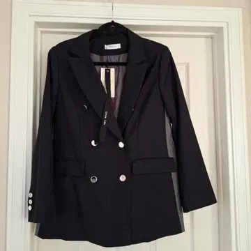 Eimee Law 블랙 테일러드 자켓 라인 더블