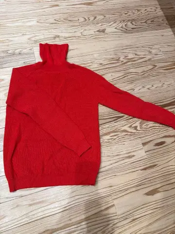 BEAMS 오렌지 터틀넥 스웨터