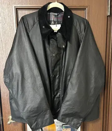 [ 미사용 새상품 ] 바버 트랜스포트 오일드 자켓 블랙 40