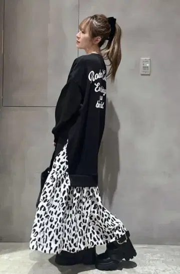 로데오 크라운 애니멀 패턴 도킹 원피스 BLACK