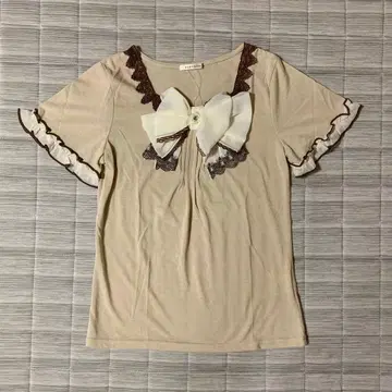 [ 택 포함 새상품 ] 리본 포함 베이지 반팔 T셔츠